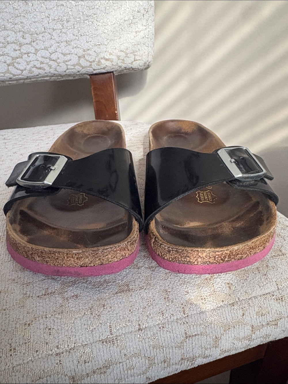 Birkenstock Black Sandals with Fuchsia Soles 40 - Picture 4 of 9